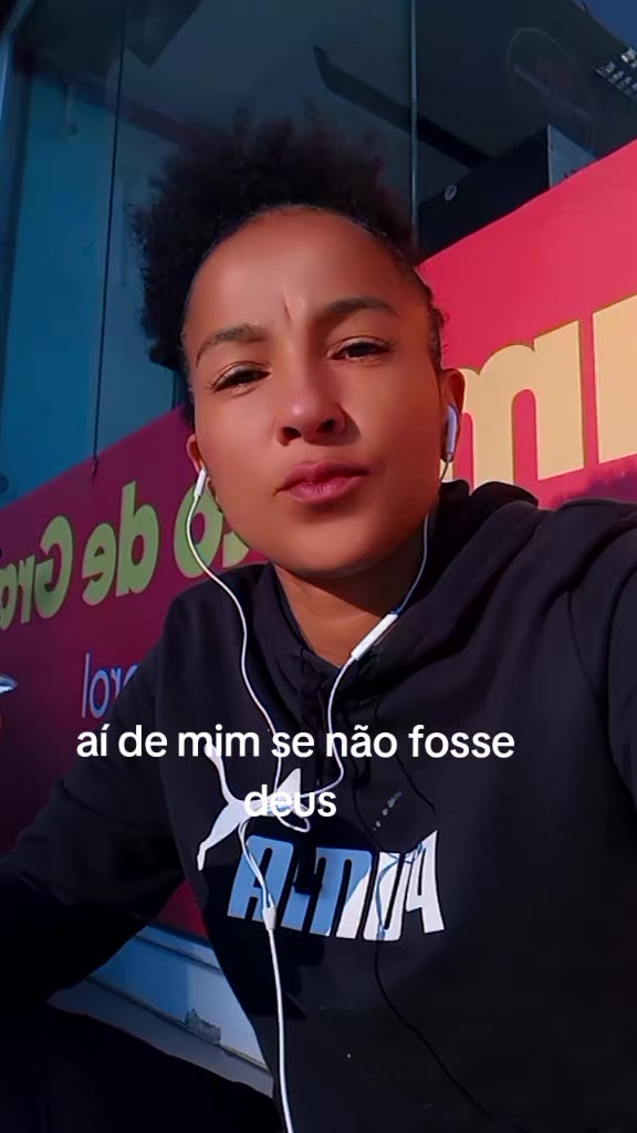 @N&aacute;dia