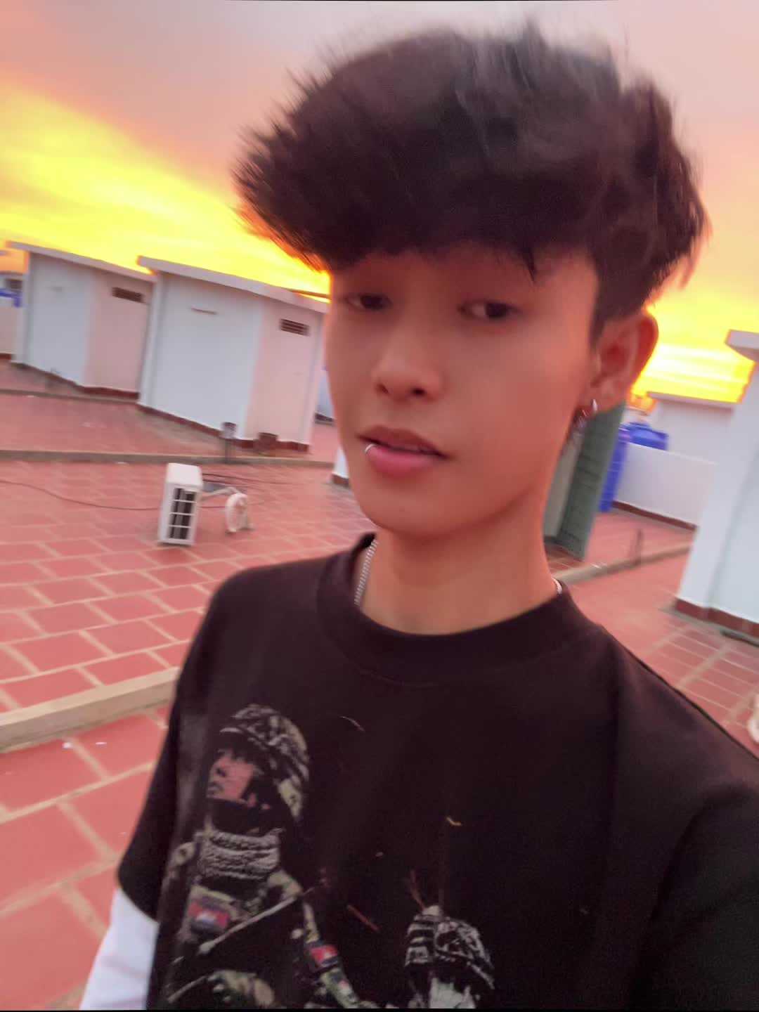 @CHHOŘNG~CHHOŘNG