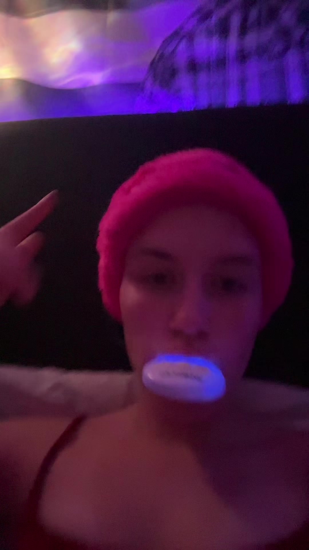 @unironicallyblonde