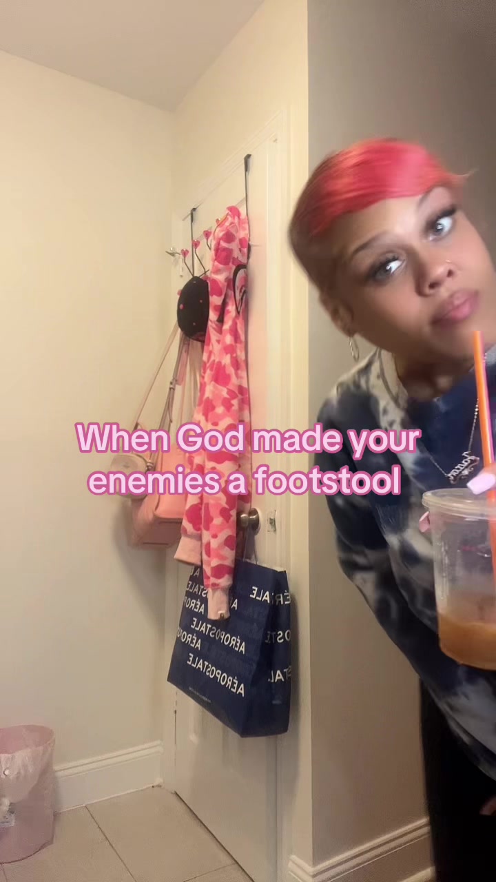 @whyshesopink