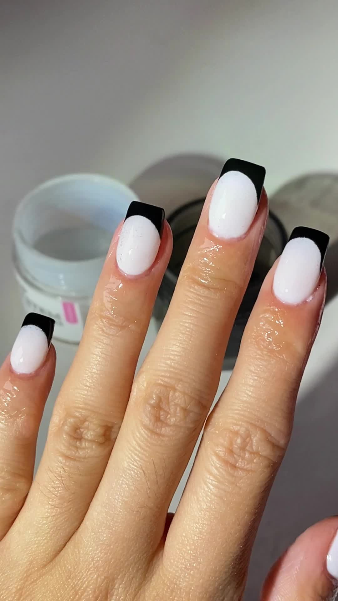 @Sharon_dipnails