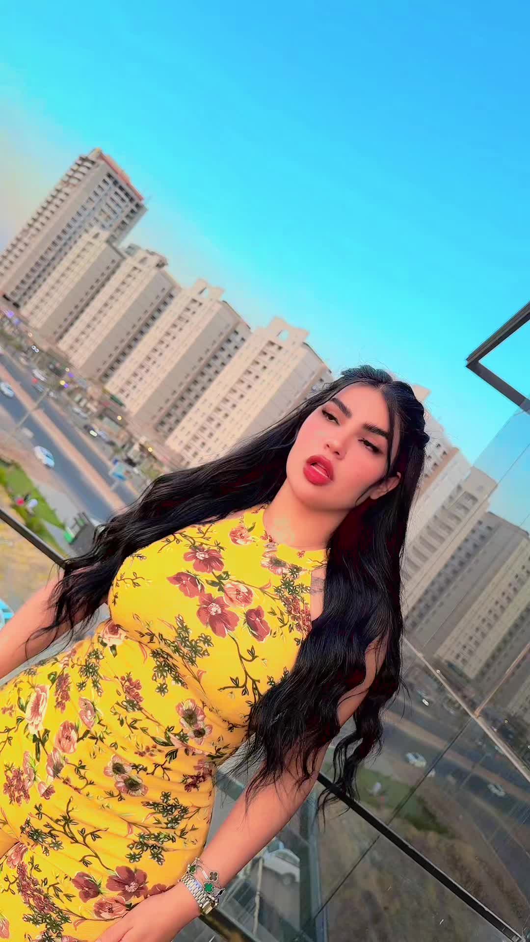 @الفنانه قمر الزمان