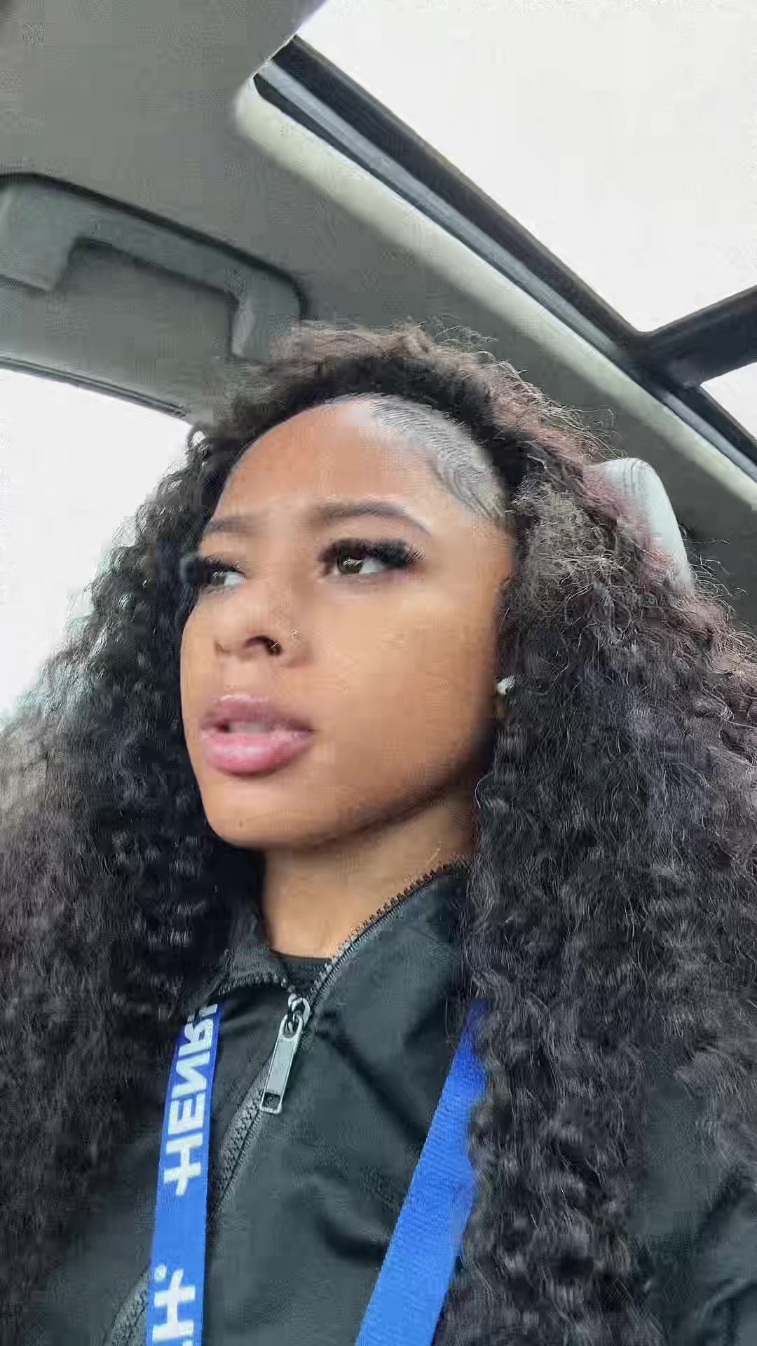 @Mia