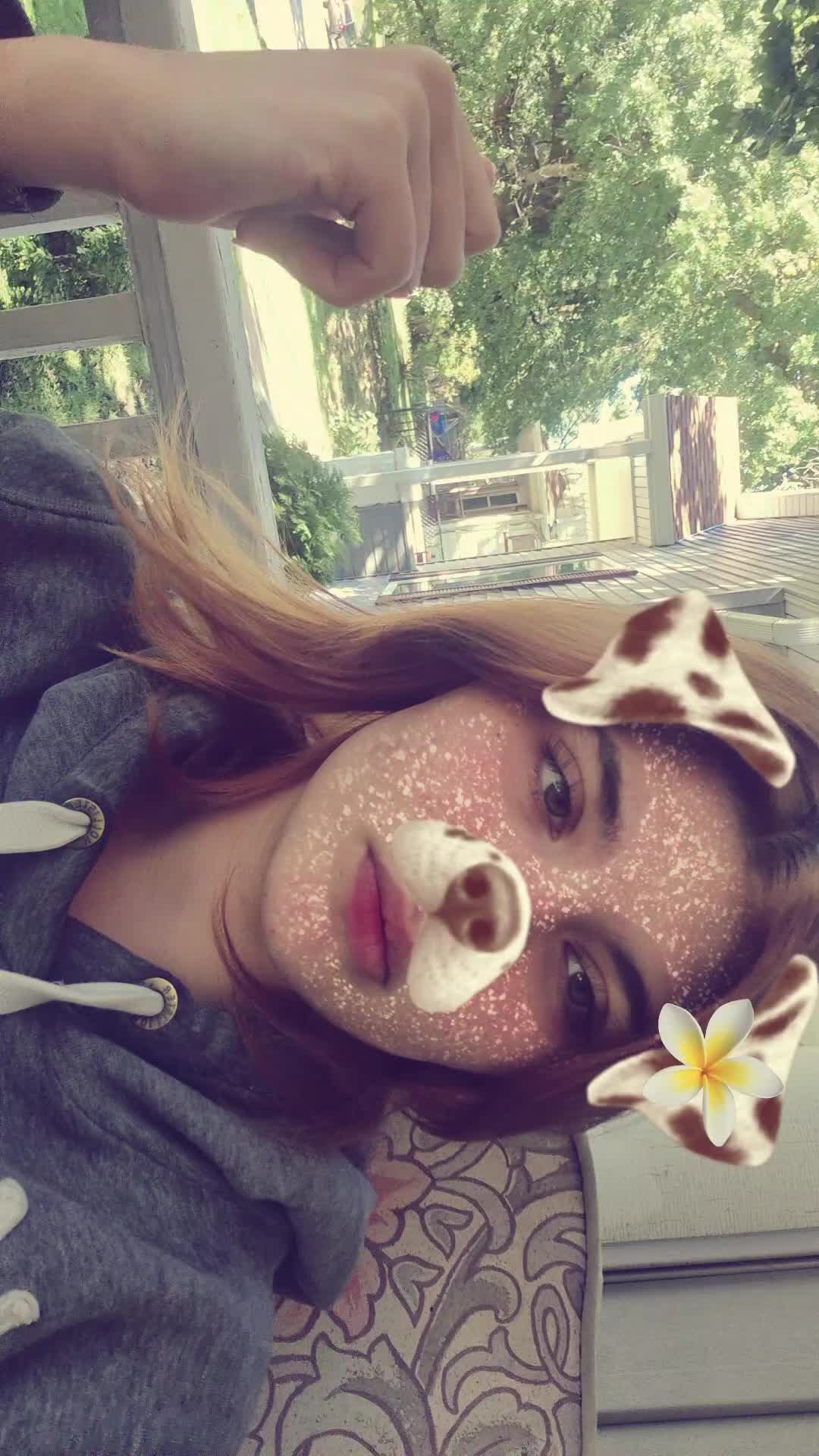 @Bella