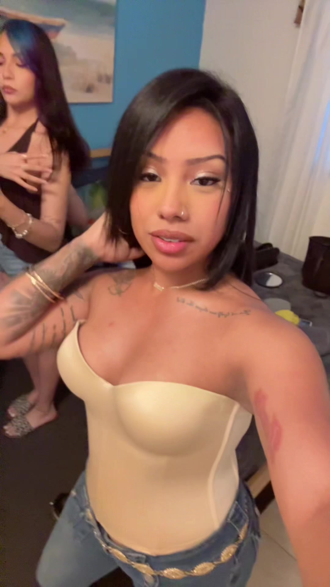 @ayochicky