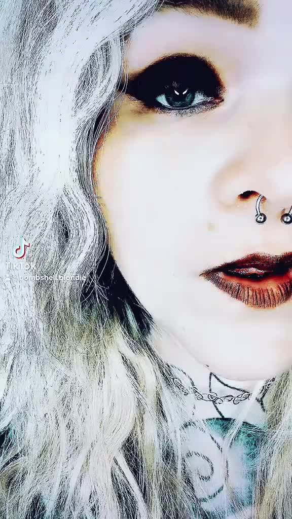 @Bombshellblondie