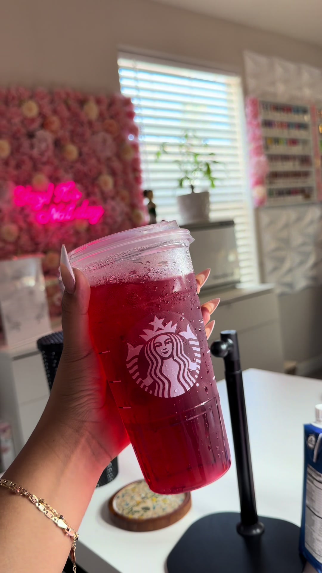 @nails.by.valerieee ♡︎