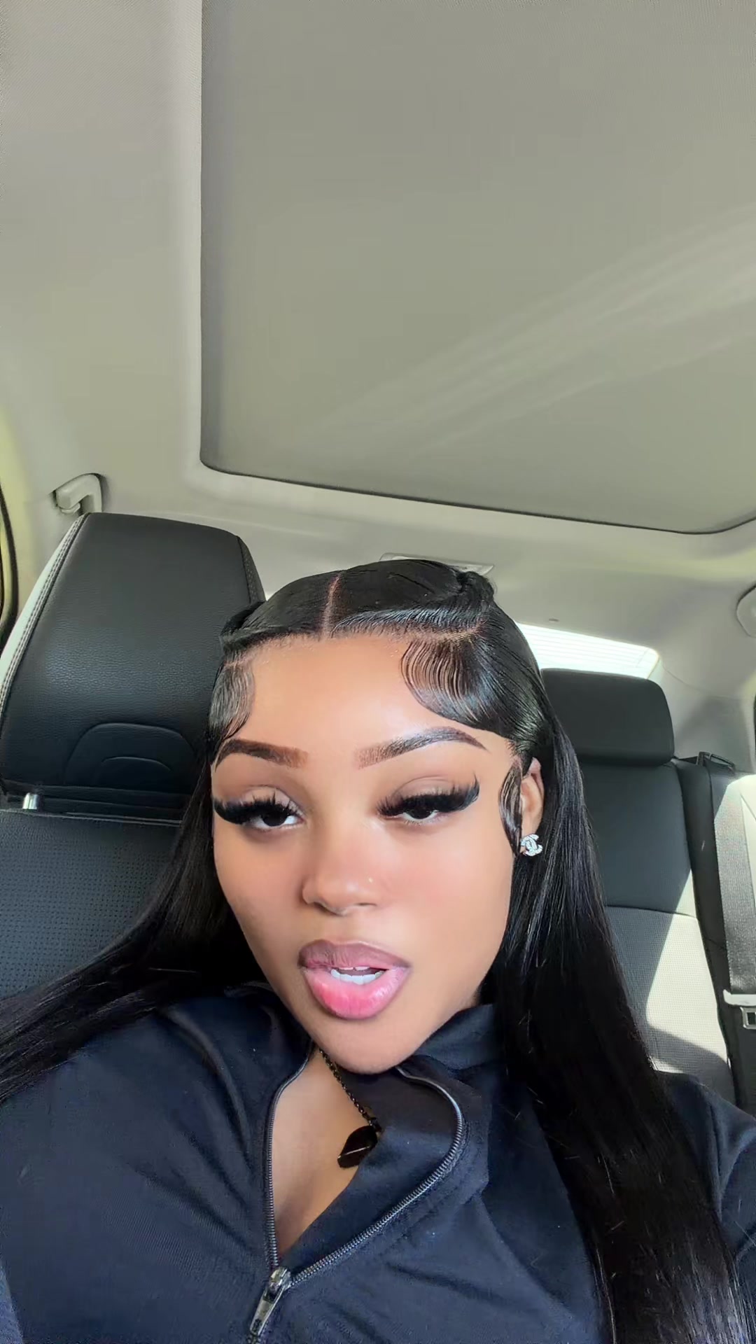 @Ariana Wright | Hairstylist