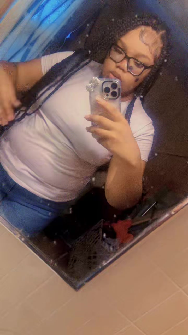 @Itz TT😒🩷🖤🤏🏽