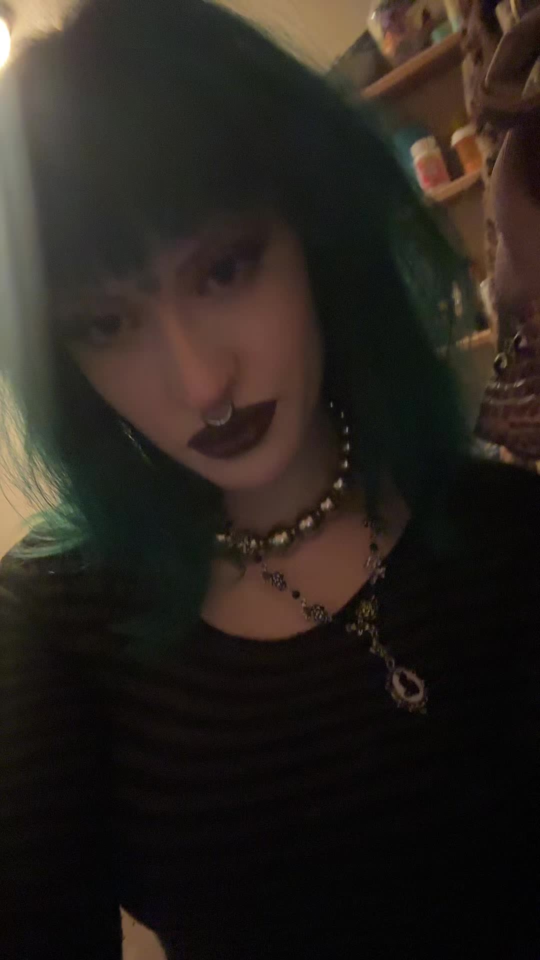 @lydixlly