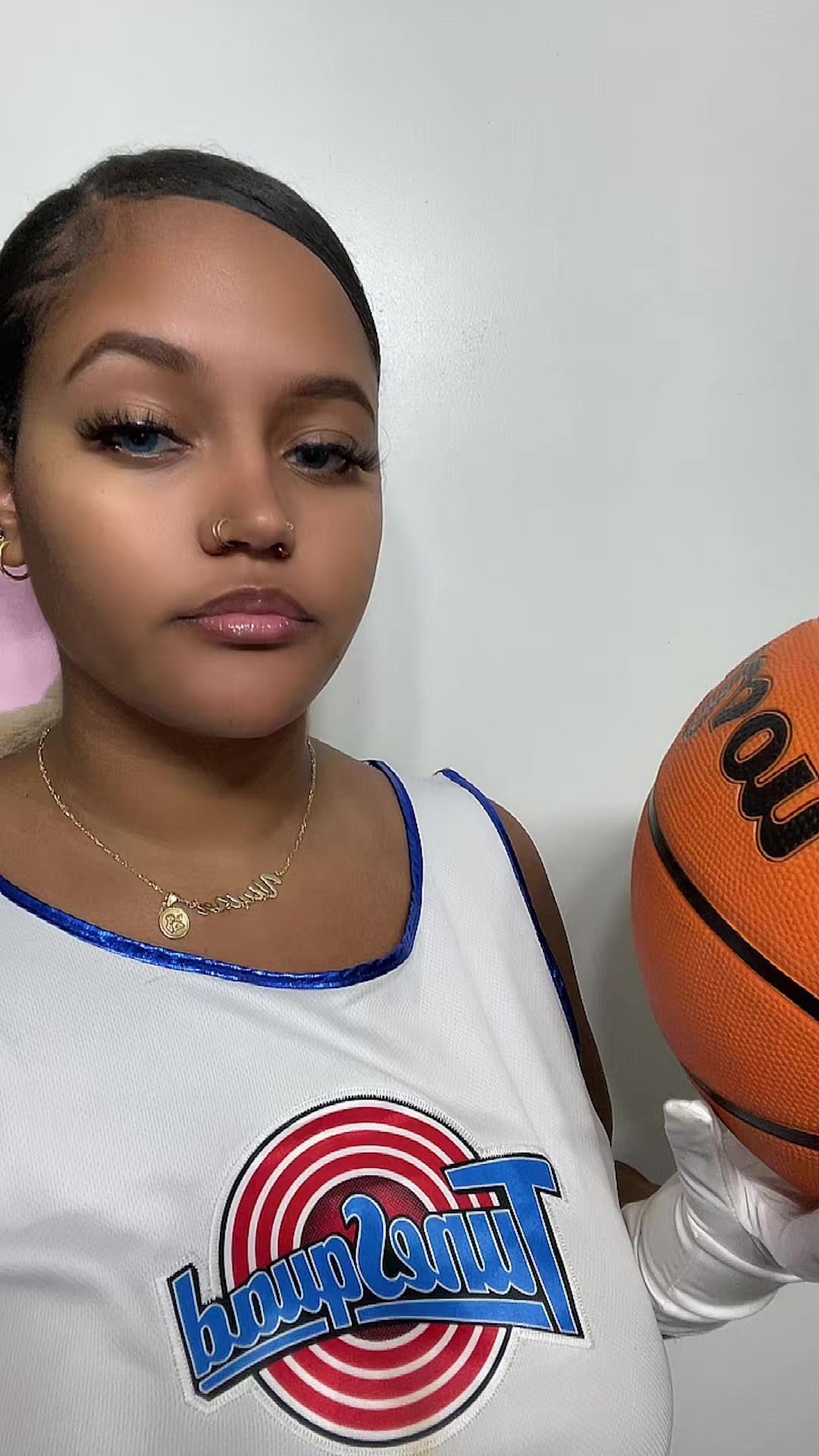 @qxeenmxria