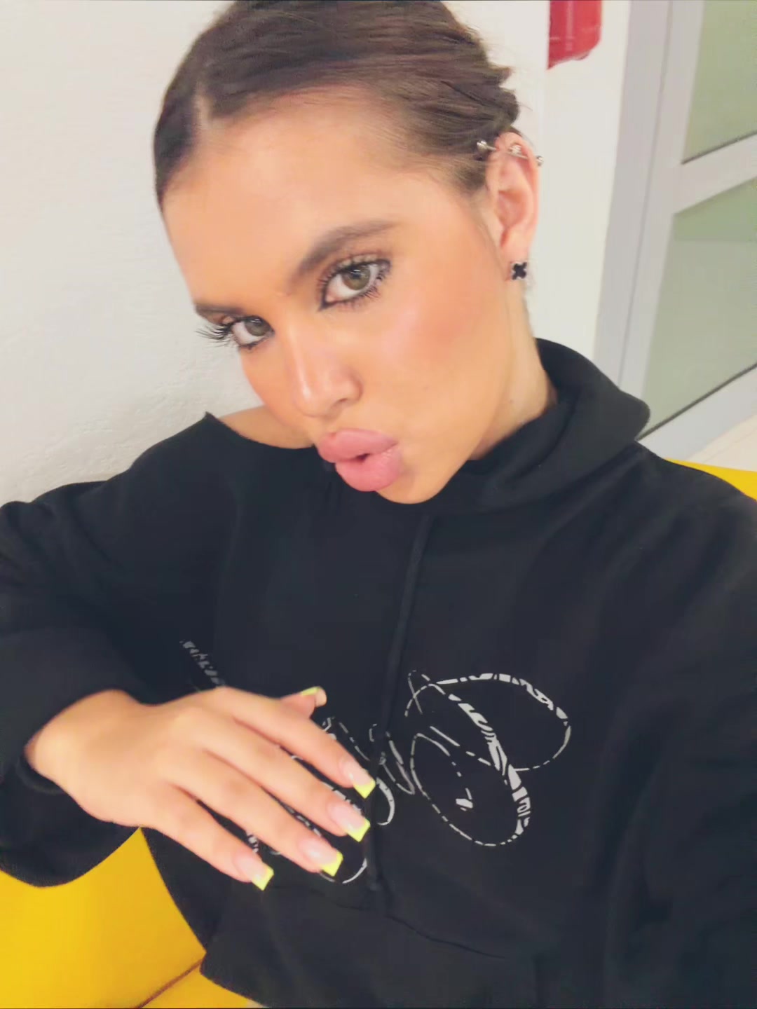 @DARYA FERLEVSKAYA