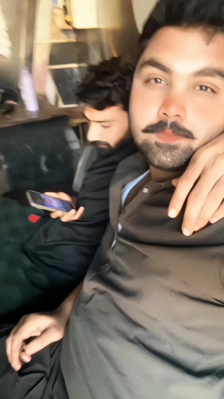 @👑N👑O👑M👑I👑🌬️💸