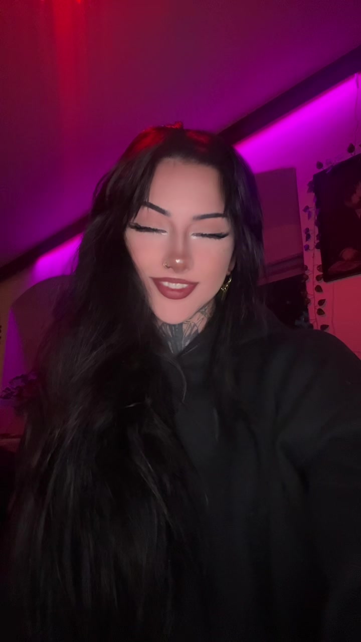 @♱ 𝓚𝓲𝓻𝓪 ♱