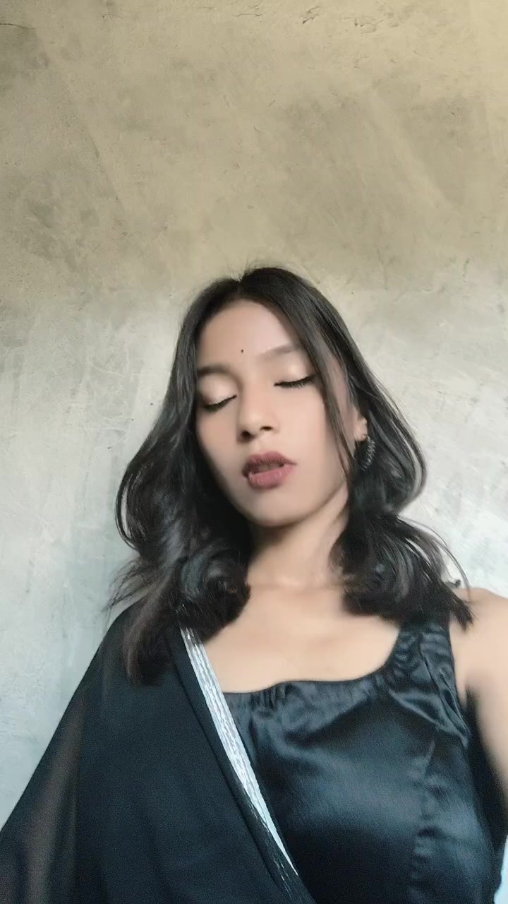 @Sanvee_🖤🦋