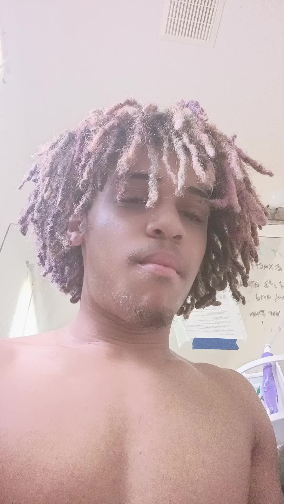 @👻