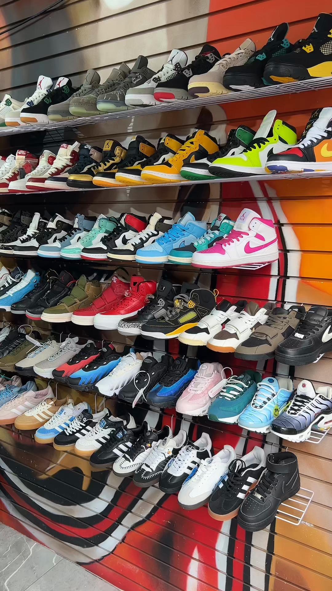 @SOF.SNEAKERS.