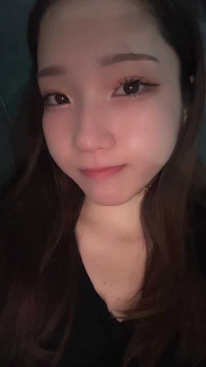 @Жанèка