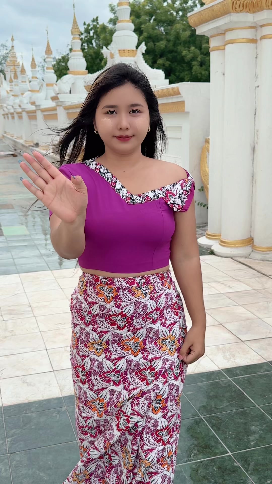 @Shwe Yie ♒️(ခေတ်ဆန်းယဉ် 👗🧵)