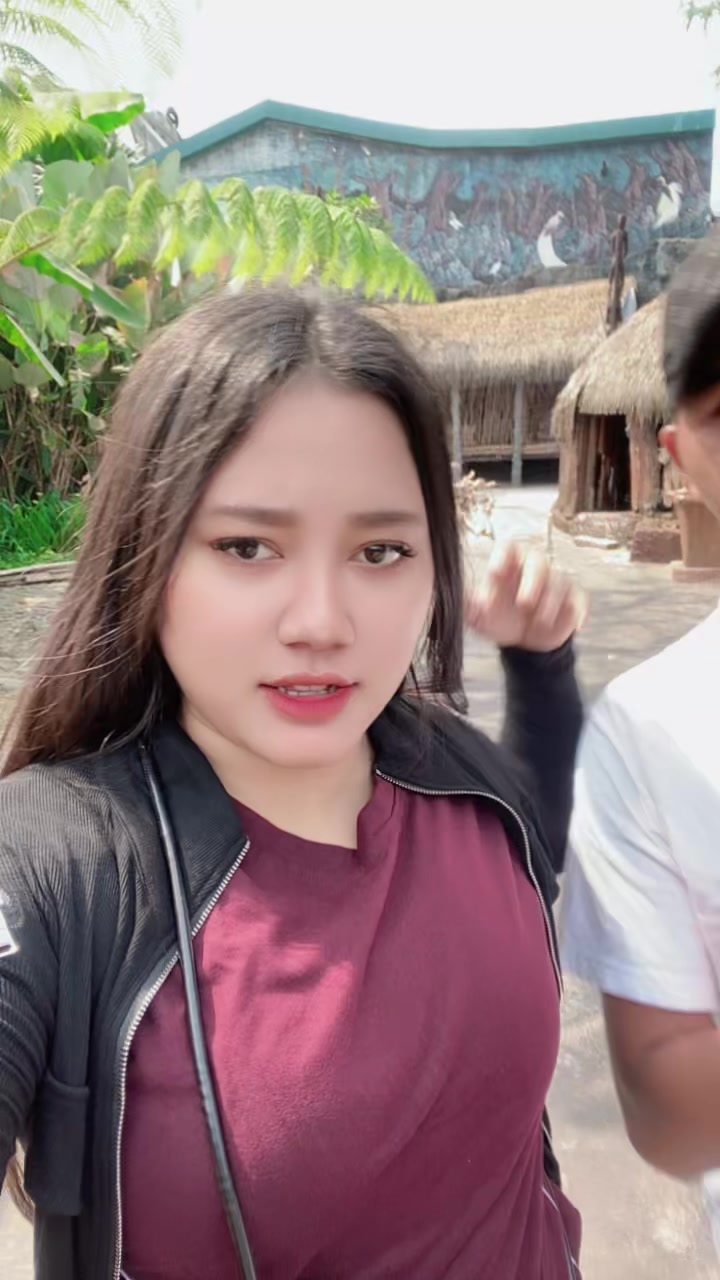 @KhoirunNisa💜