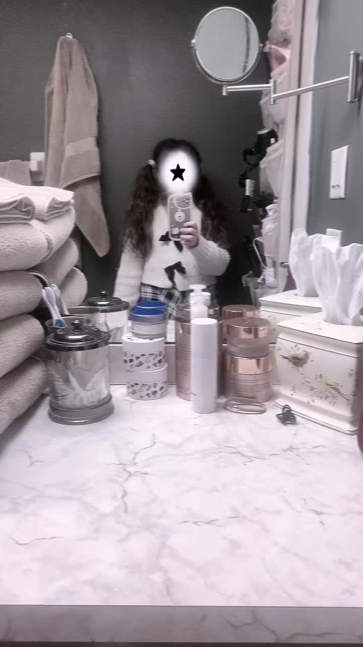 @melaniefan_forlife99