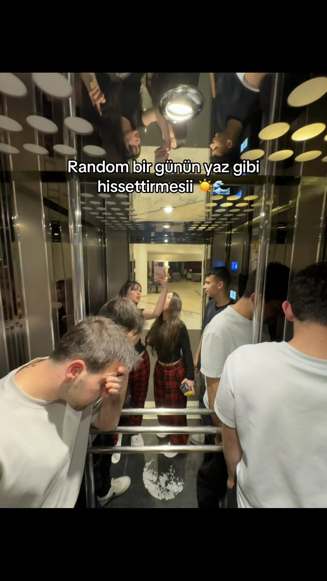 @twoslutss