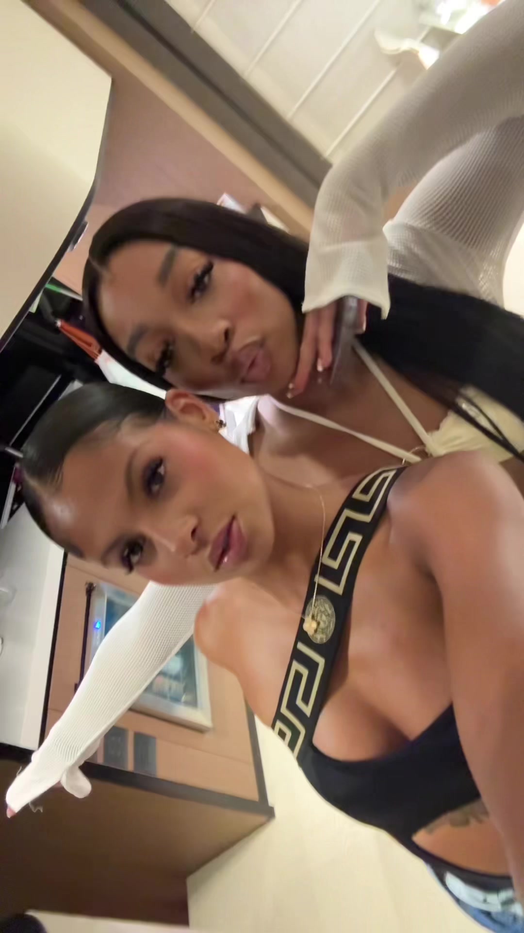 @Isabella 🧡