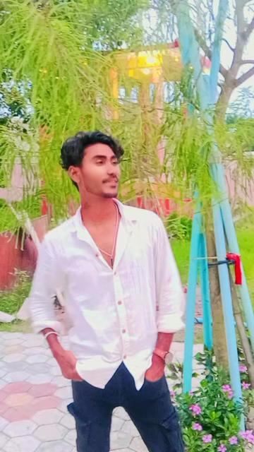 @Raju_Raut😎😘