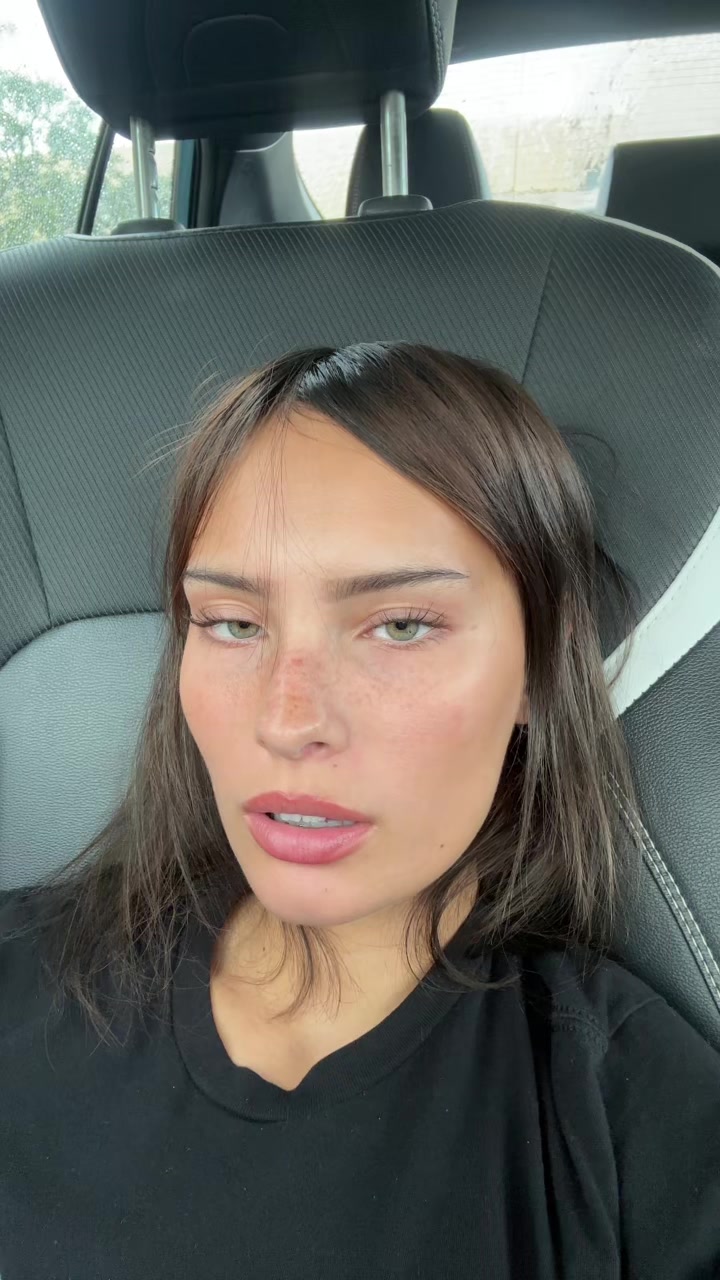 @:3