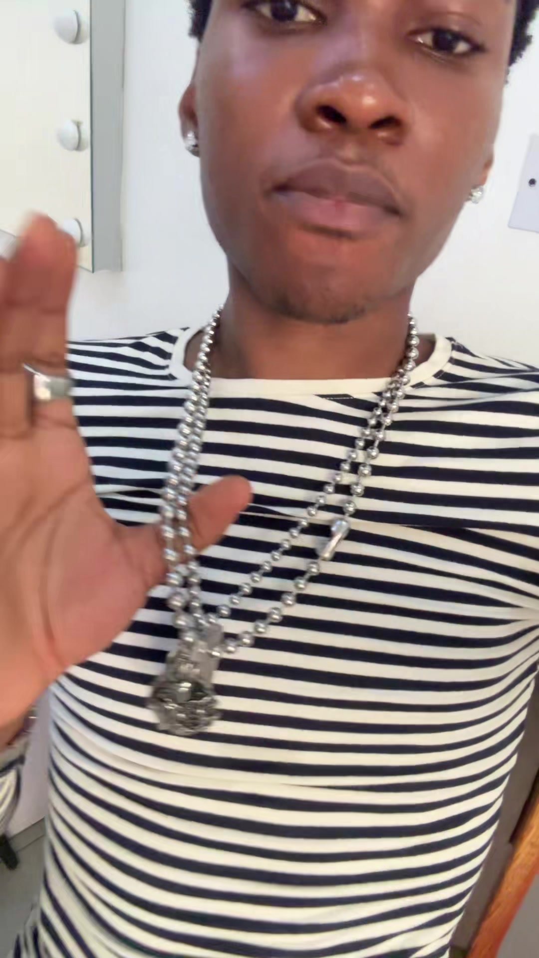 @sinlaurentt