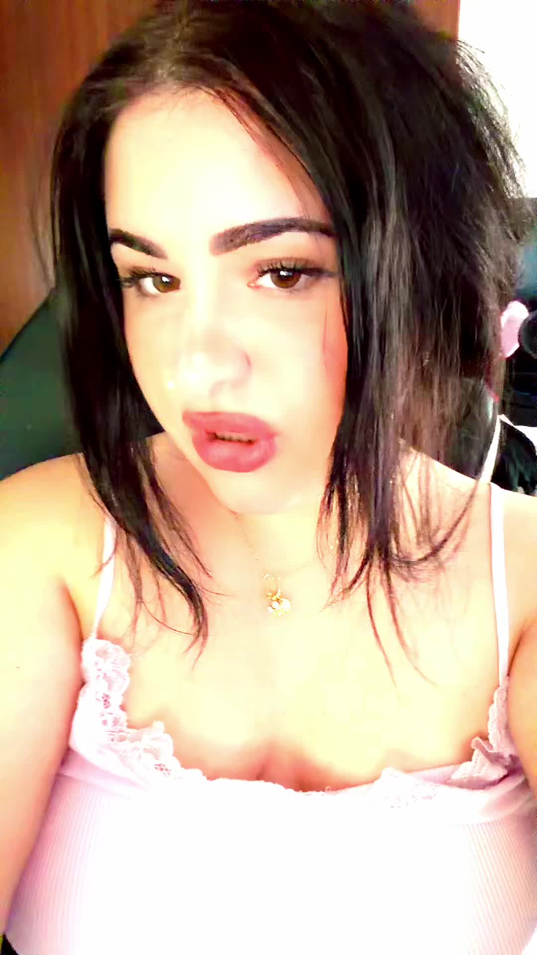 @itsnaaava