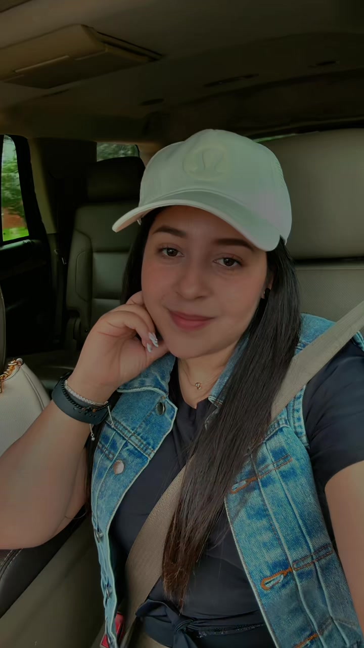 @🐝Briana👷🏻♀️🇭🇳