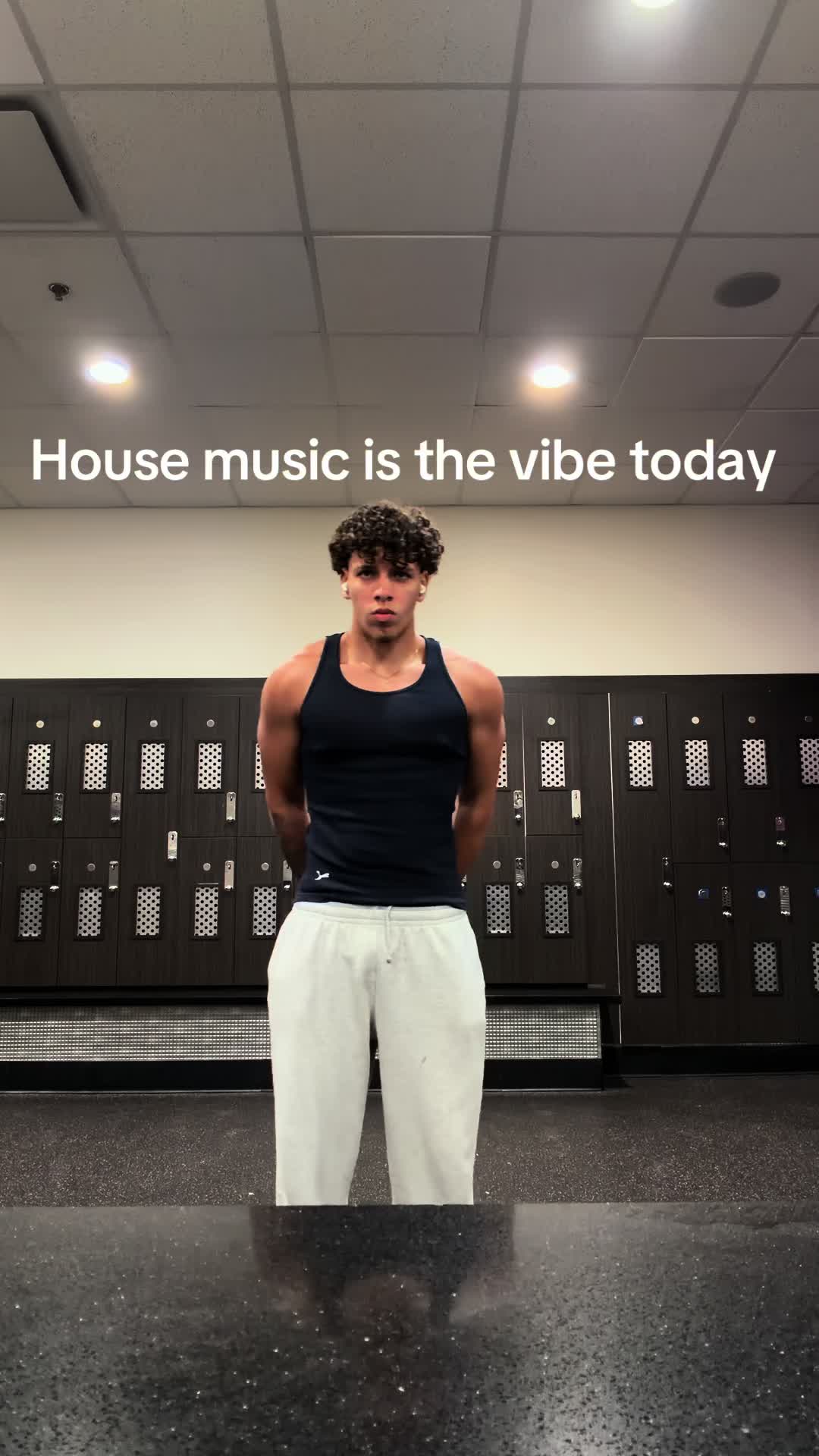 @ALXVNDR