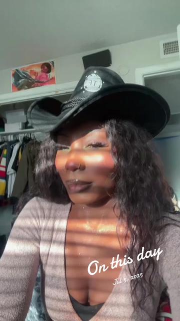@Eshaa