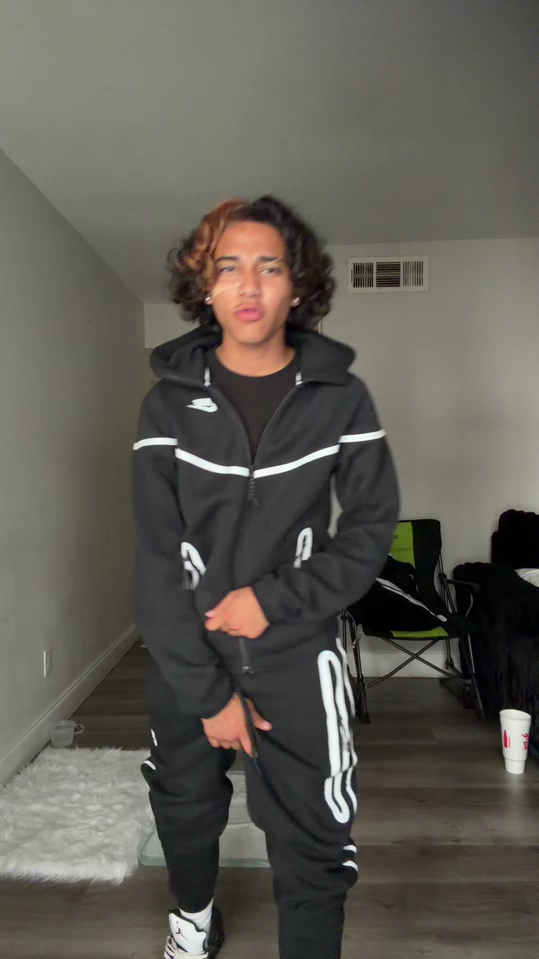 @Zurdo.