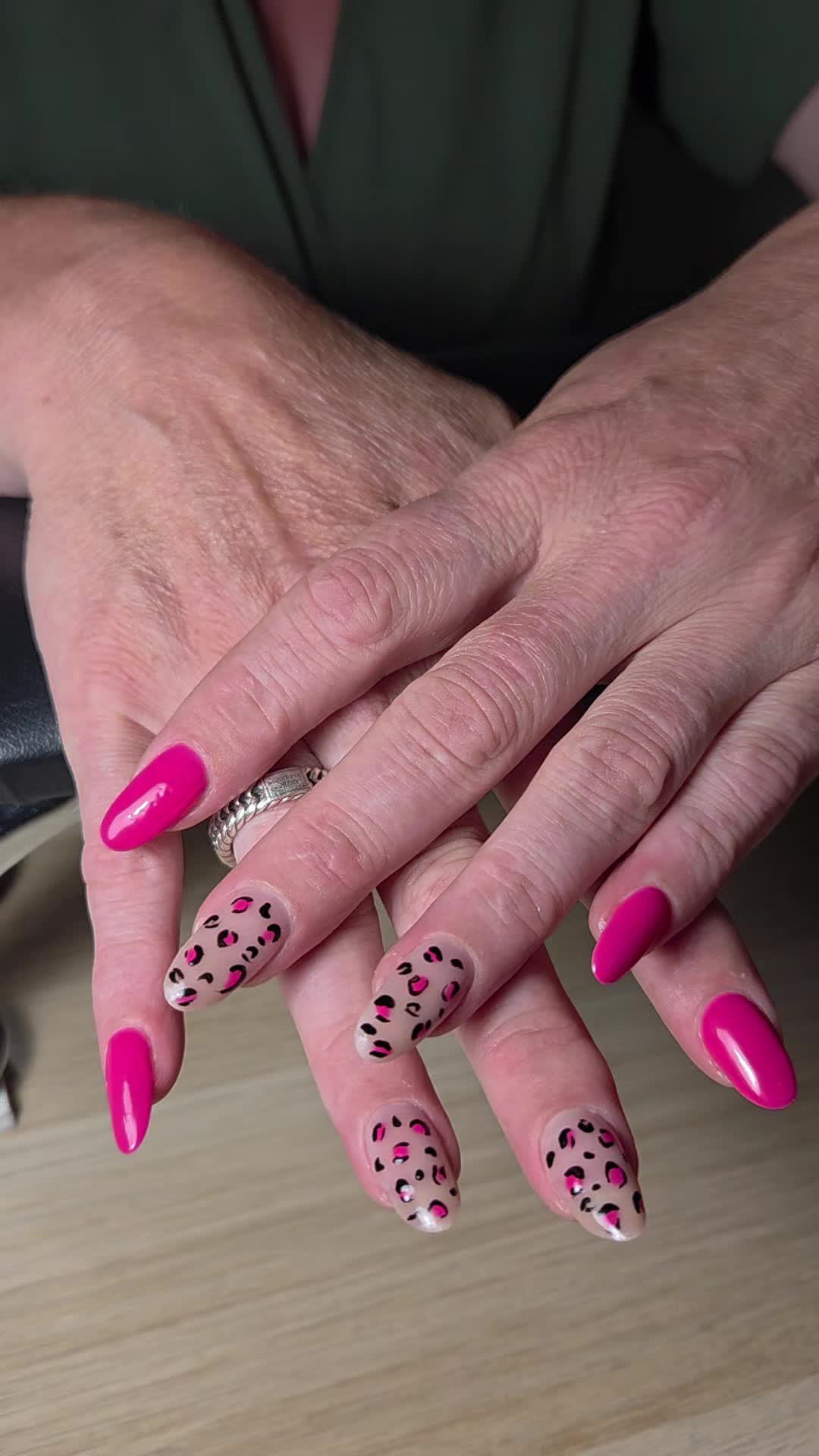 @Creawithnails