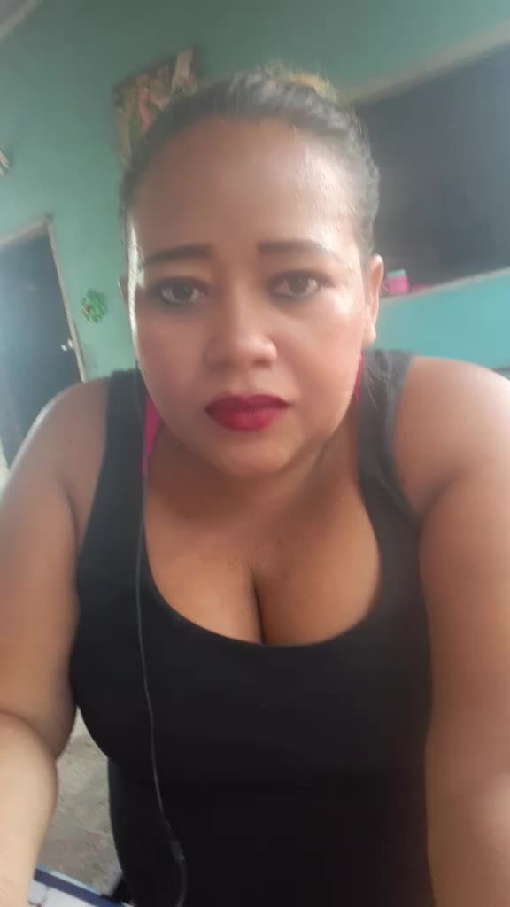@deniaflores19