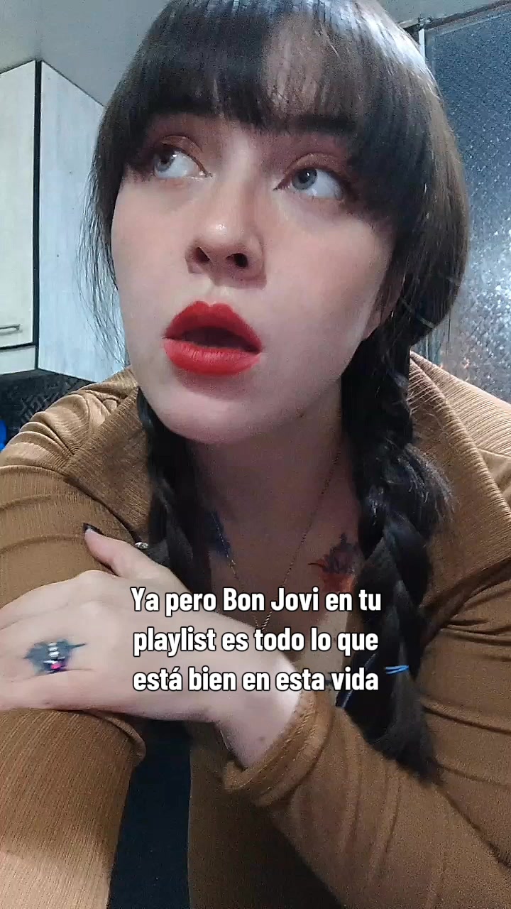 @StrawberryCake🇧🇴