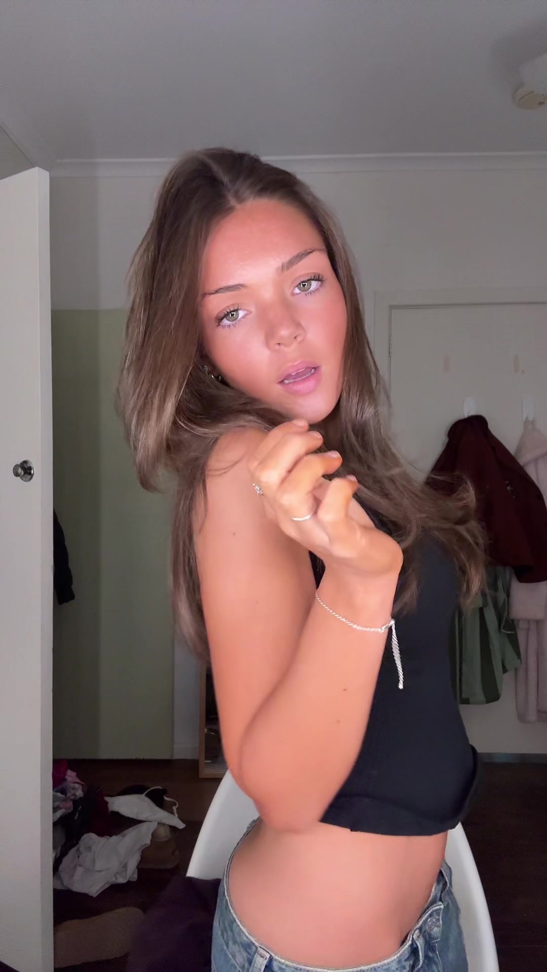 @🧟&zwj;♀️