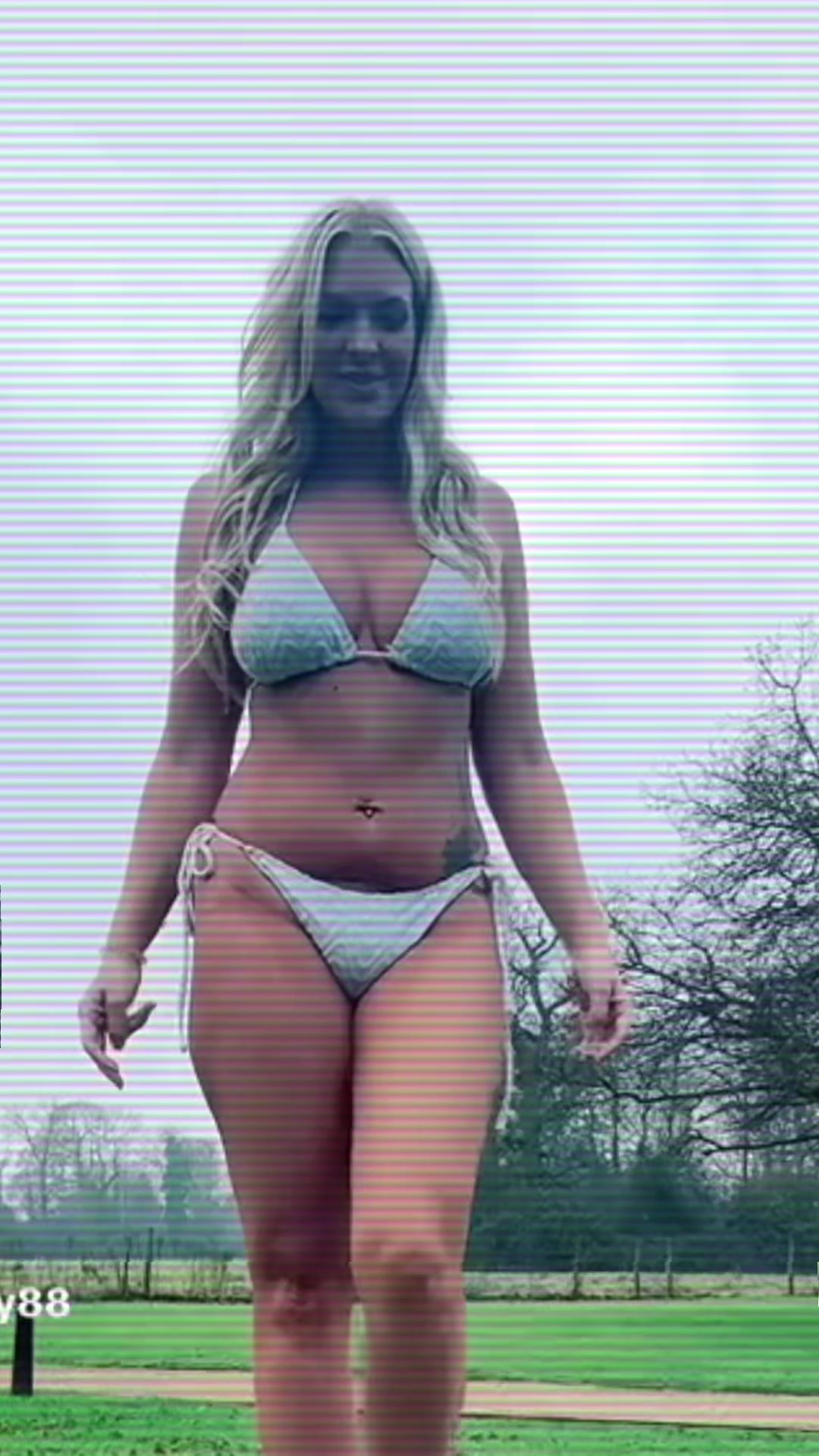 @hotmaxxin