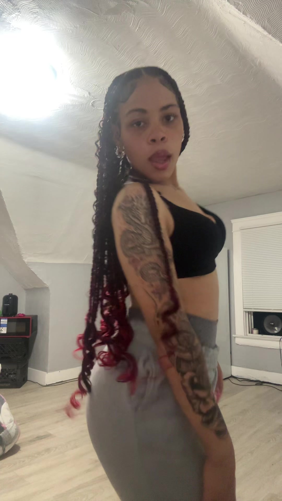 @GlossyAaaaa