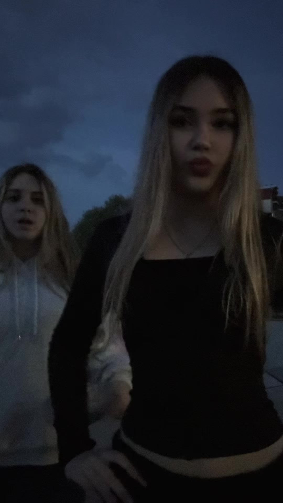 @бледная
