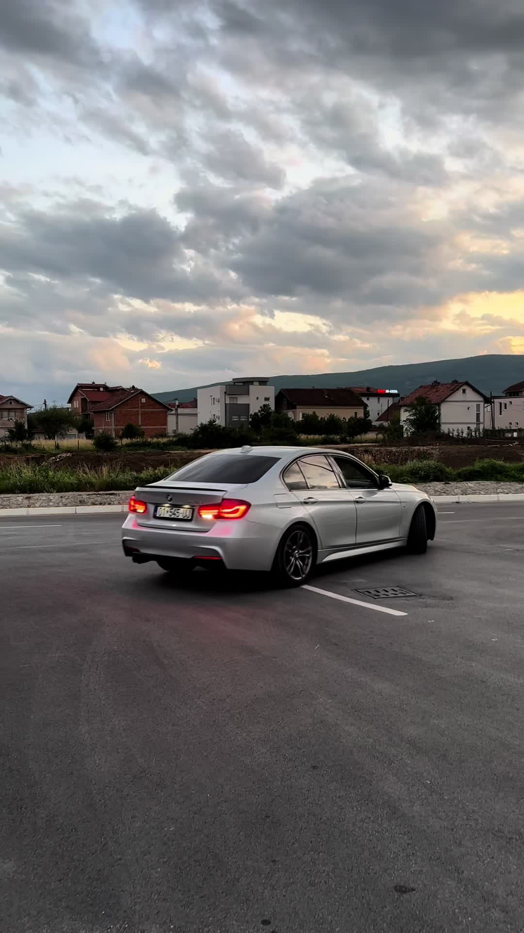 @Iliri.f30
