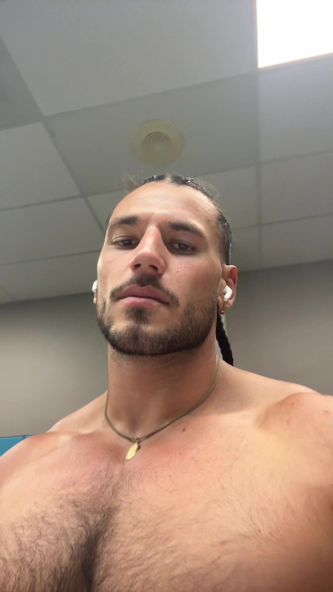 @Van
