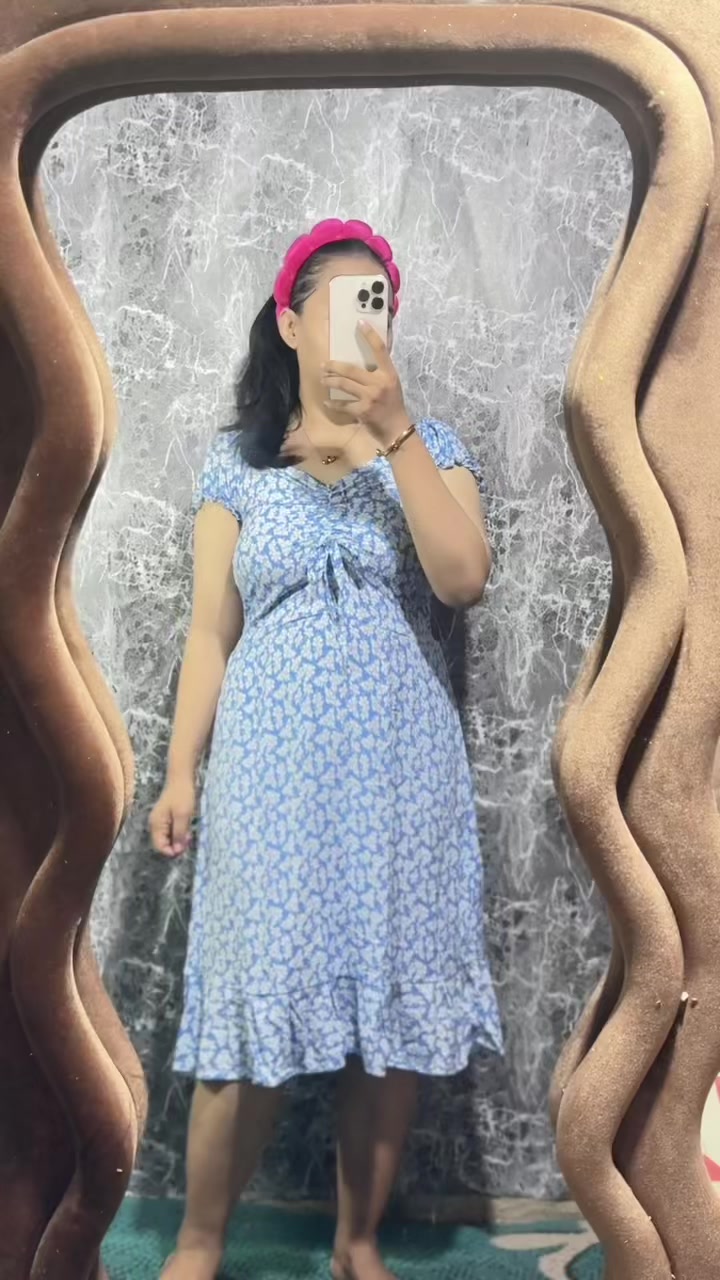 @Tania_