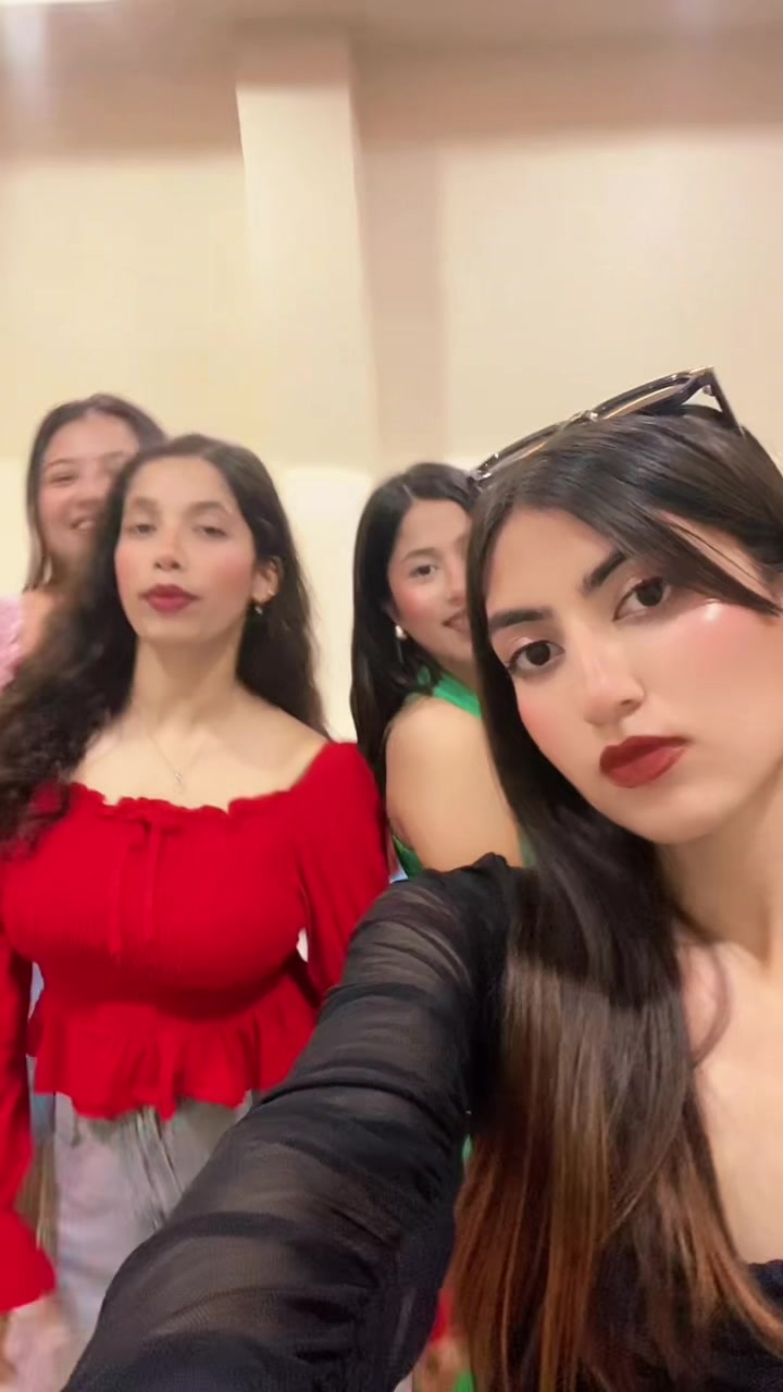 @Eyesha 🧚🏻♀️