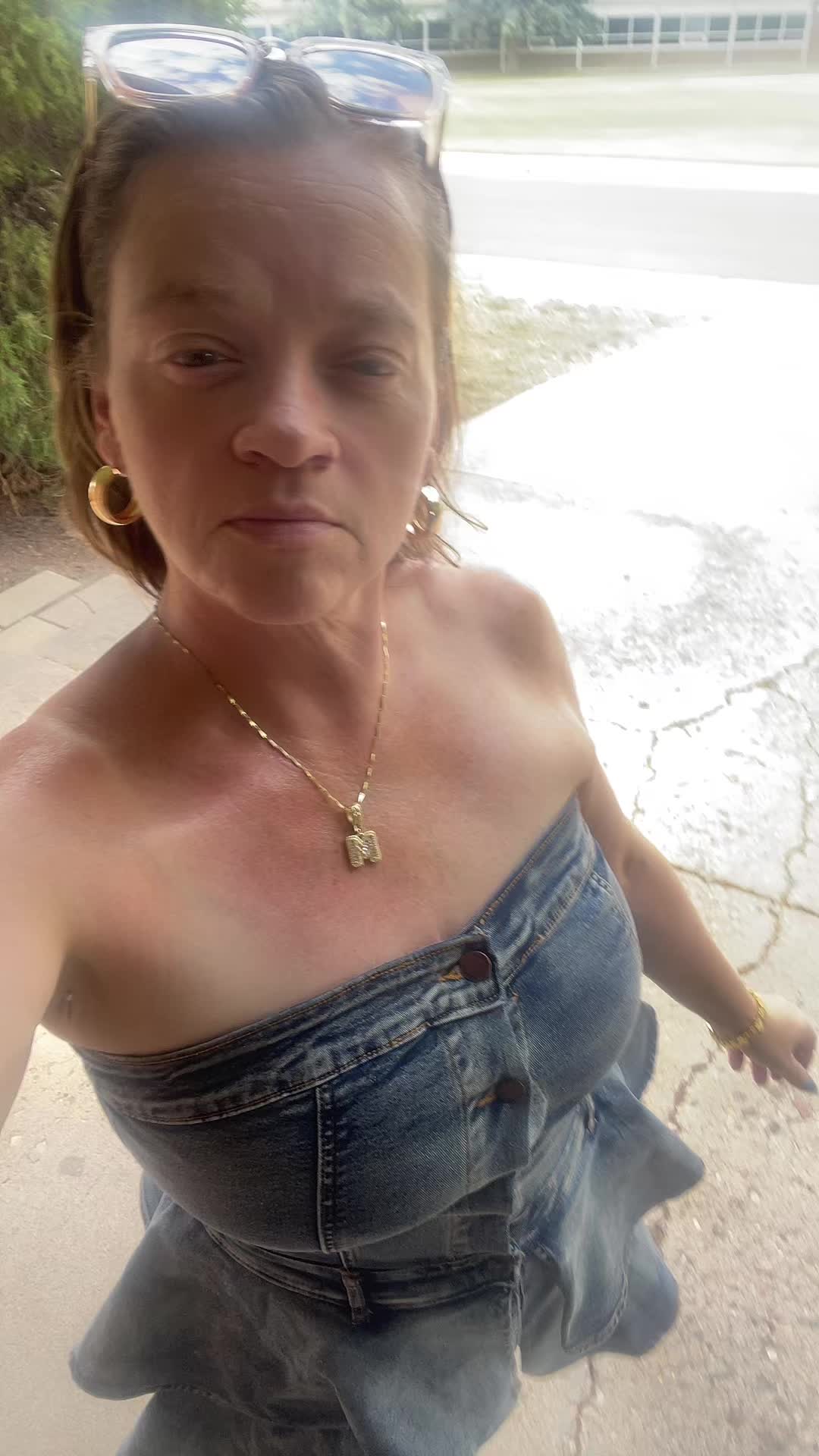 @melanimclain