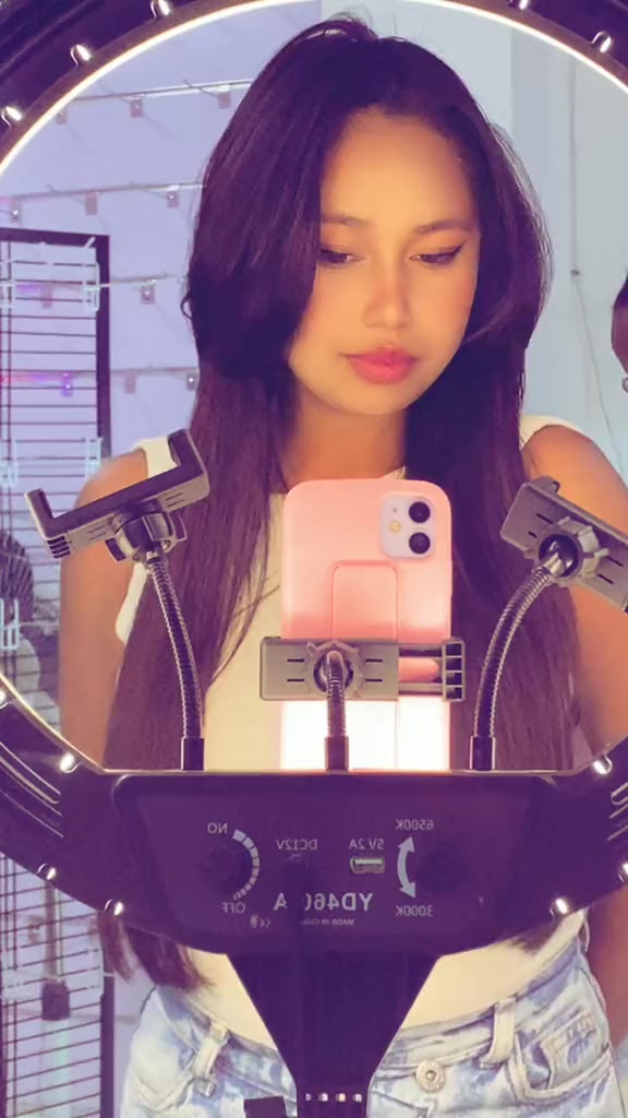 @𝒦ℴ𝓁ℴ𝒾𝓃𝒶 🍒