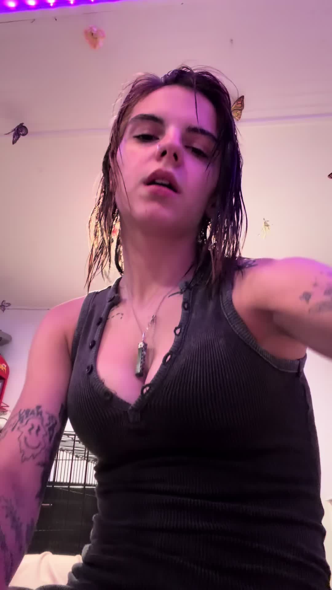 @_shaniatok_