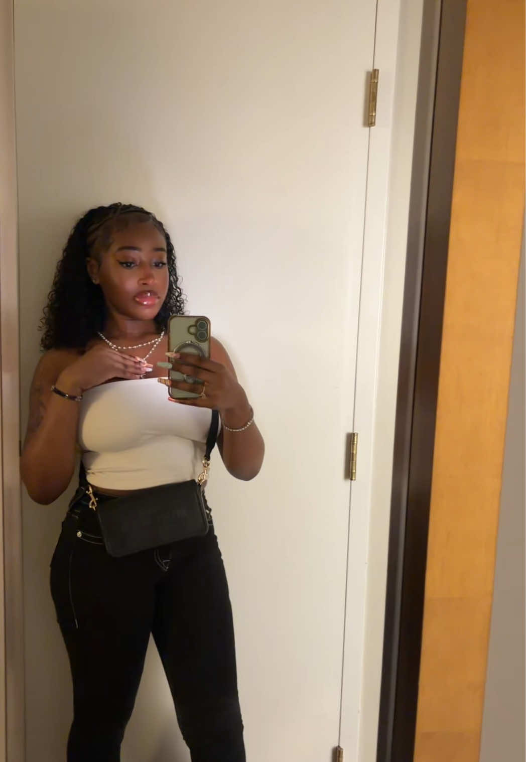 @imightbecarrii